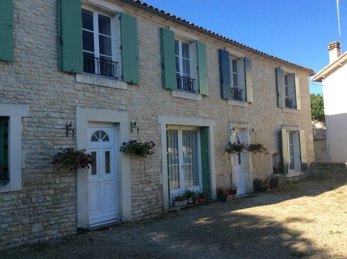 Le Petit Bijou Saint-Fraigne Exterior foto