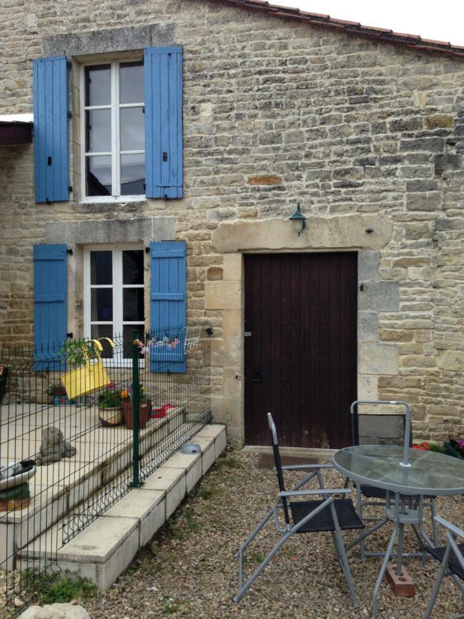 Le Petit Bijou Saint-Fraigne Exterior foto